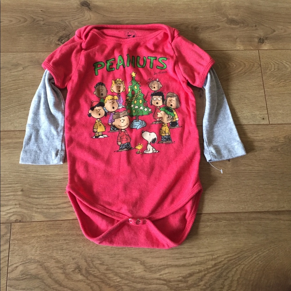 Peanuts Christmas Onesie NEW 24 months